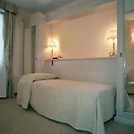 Acca Hotell 3*