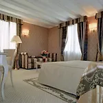 Hotell Acca 3*