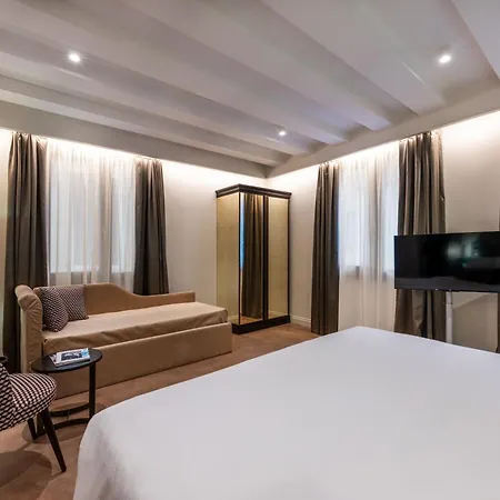 ホテル アッカ 3*